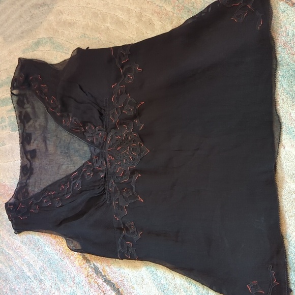Elie Tahari 100% Silk Top Women's Size Medium Black Embroidered Y2k - Picture 1 of 11